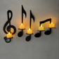 Candelabro con notas musicales